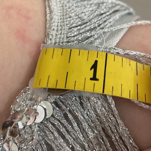 Spirit Halloween women’s silver flapper girl dress. Size adult small (4-6) - Picture 8 of 14